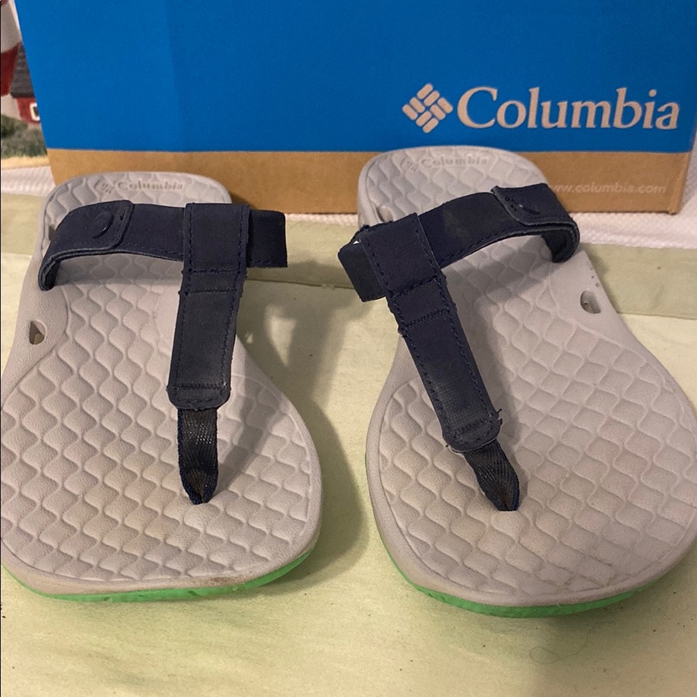 Columbia ' Gray and Green Sandals, pre owned in good shape